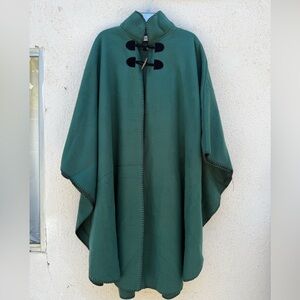 Amanda Smith poncho